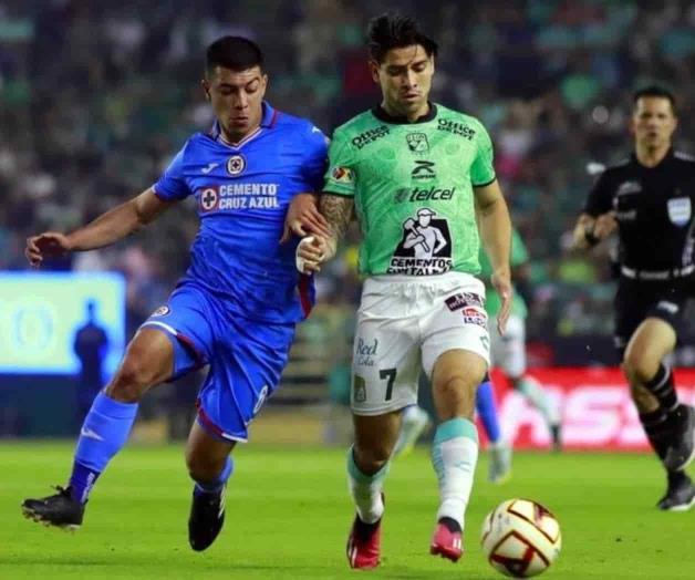 Suma Cruz Azul cinco juegos sin derrota en el Clausura 2023