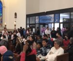 #REYNOSA Preámbulo de la misa de Jueves Santo que preside Eugenio Lira Rugarcia, Obispo de la Diócesis de Matamoros, donde realizará lavatorio de pies a migrantes en la Parroquia Nuestra Señora de Guadalupe.