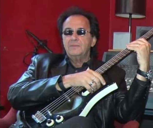 Muere bajista John Regan