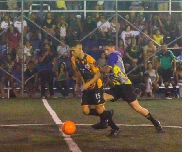 Rueda el balón en la R-Siete Ladrillera