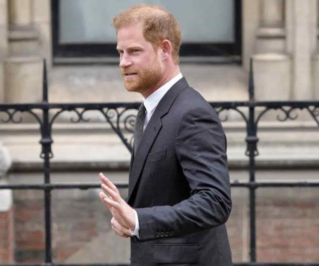 El príncipe Enrique asistirá a la coronación de su padre