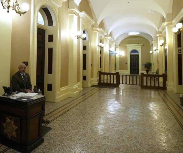 Amenaza obliga a evacuar Asamblea de California Amenaza obliga a evacuar Asamblea de California