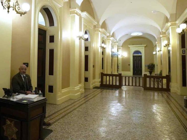 Amenaza obliga a evacuar Asamblea de California Amenaza obliga a evacuar Asamblea de California