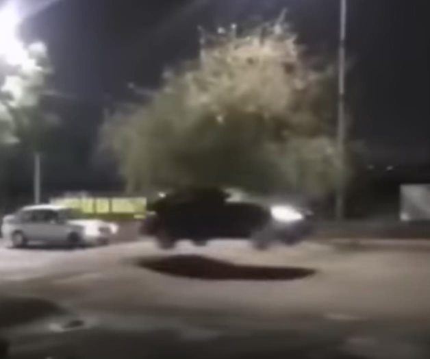 Por tope gigante sin señalización automovilistas salen volando en Puebla