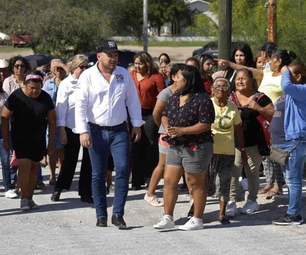 Entrega el alcalde obras en Las Lomas