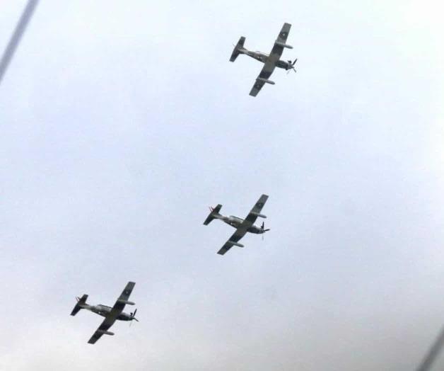 Sorprenden aviones del Ejército en Monterrey Sorprenden aviones del Ejército en Monterrey