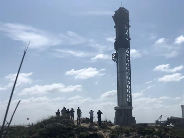 Posponen lanzamiento del cohete más grande del mundo