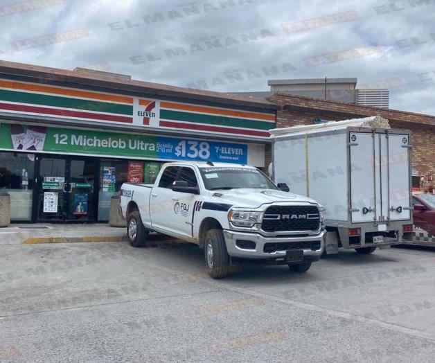 Asaltan con cuchillo una tienda de conveniencia Asaltan con cuchillo una tienda de conveniencia