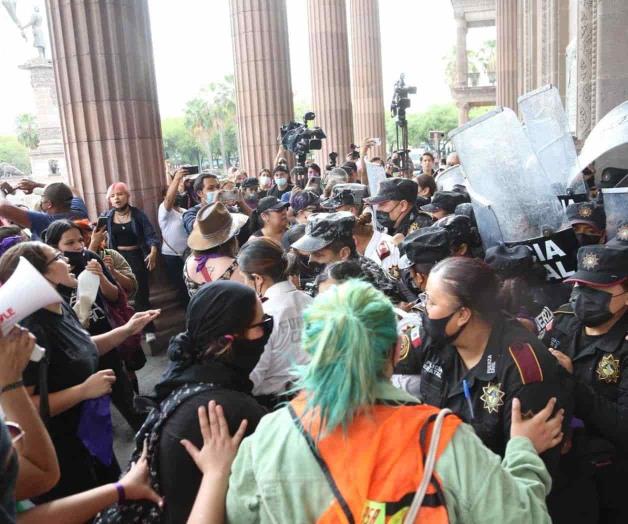 Pide CEDH a Fuerza Civil dar disculpa pública a feministas