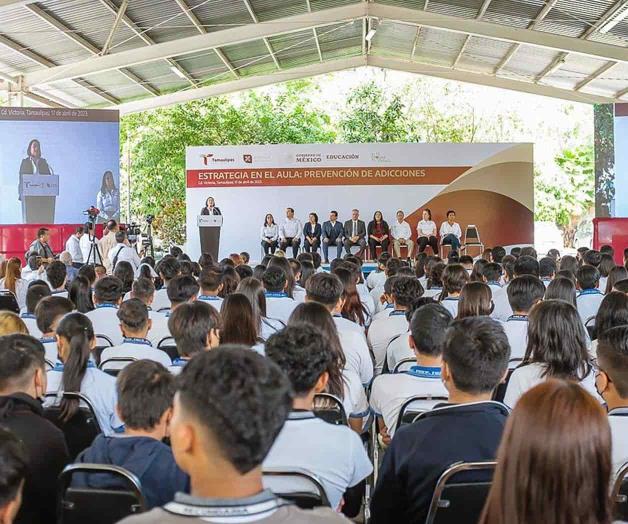 Previenen adicciones entre los estudiantes