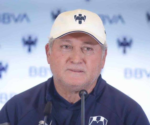Ironiza Vucetich con crisis de Rayados