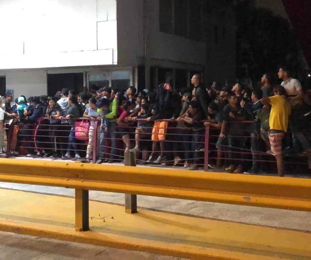 Desesperación de migrantes Desesperación de migrantes