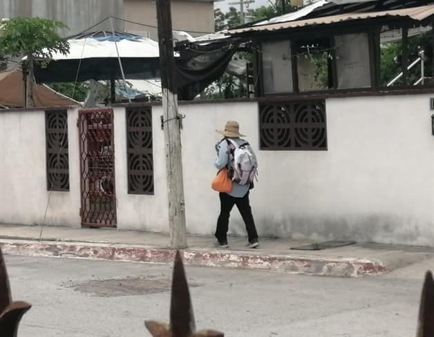 Sigue don Raúl haciendo sonar su saxofón