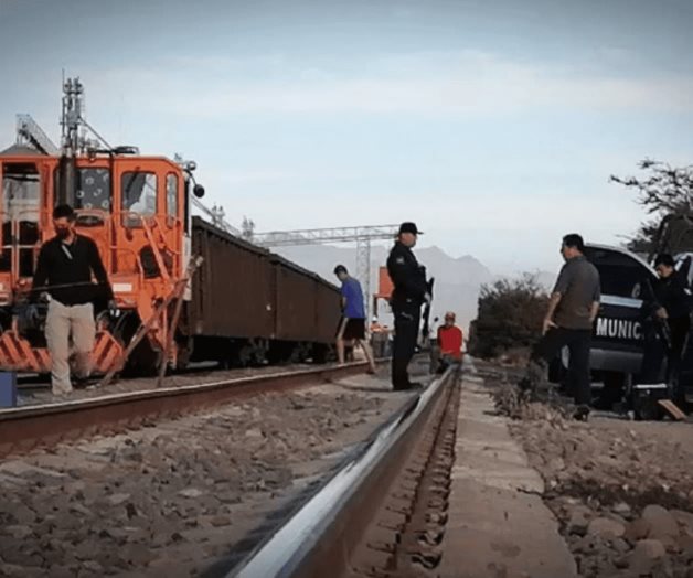 Tren arrolla a trabajador que daba mantenimiento a vías en Sinaloa