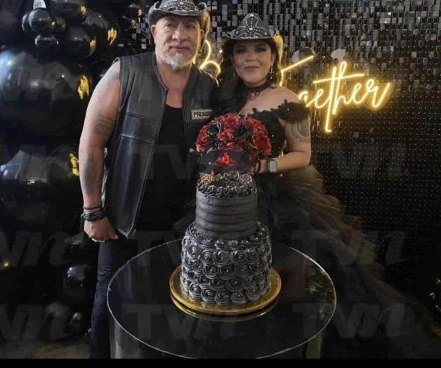 Se casan en una “boda negra”