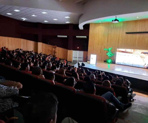 Capacitan a empresas sobre protección civil