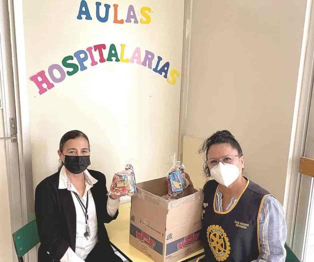 Trabajan arduamente Trabajan arduamente