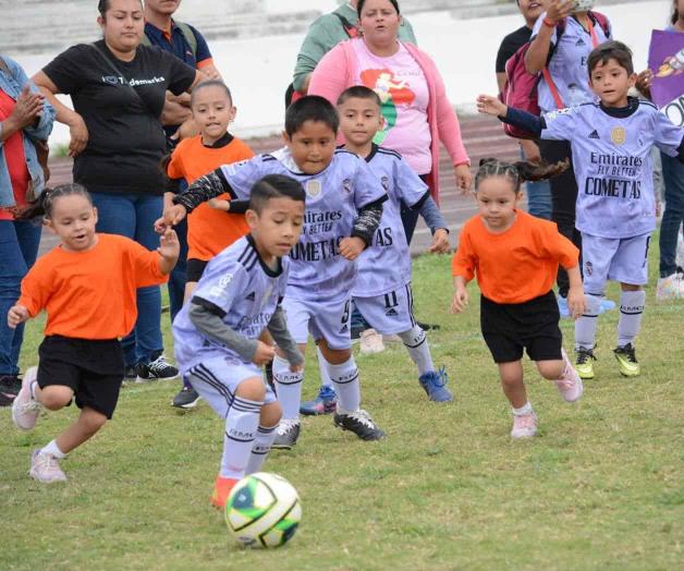 El CAIC Campanario gana torneo de futbol