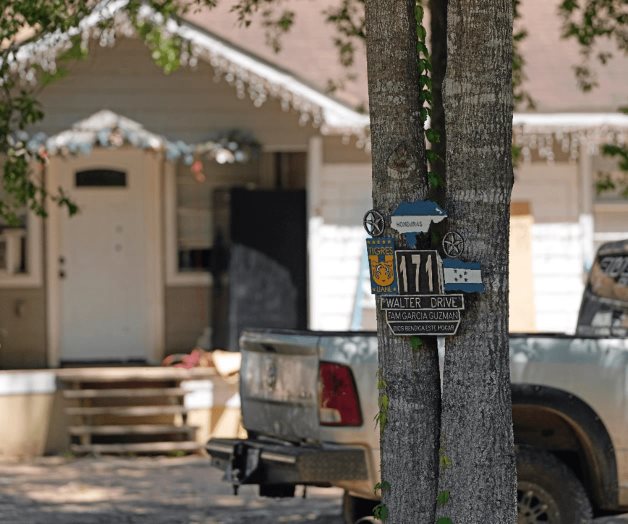 Sospechoso de tiroteo masivo en Texas podría estar en cualquier parte, dice alguacil