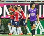 Con goleada, Chivas se instala a la Fiesta Grande