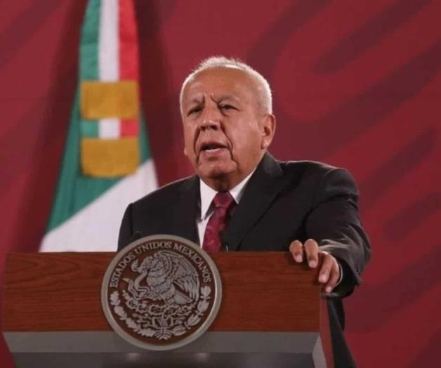 Vinculan a proceso a titular del INM, sigue libre y sigue en el cargo