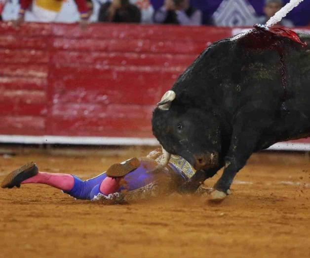 Joselito Adame presenta conmoción cerebral tras cornada Joselito Adame presenta conmoción cerebral tras cornada