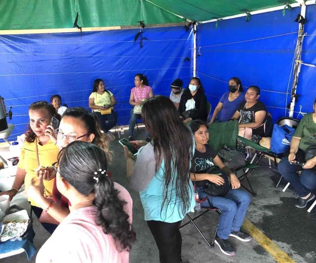 Mantienen trabajadores plantón en maquiladora Mantienen trabajadores plantón en maquiladora