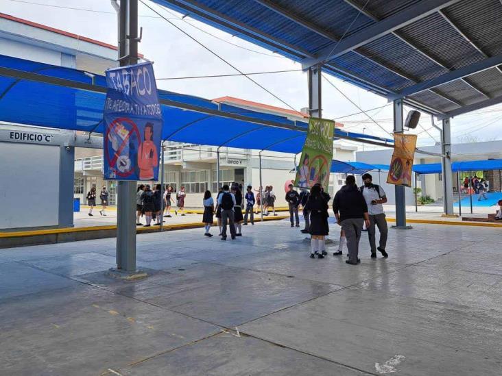 Concientizan a estudiantes sobre peligro de adicciones Concientizan a estudiantes sobre peligro de adicciones
