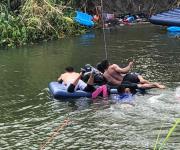 Siguen migrantes desafiando a la muerte