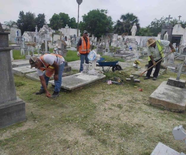 Intensifican limpieza en panteones