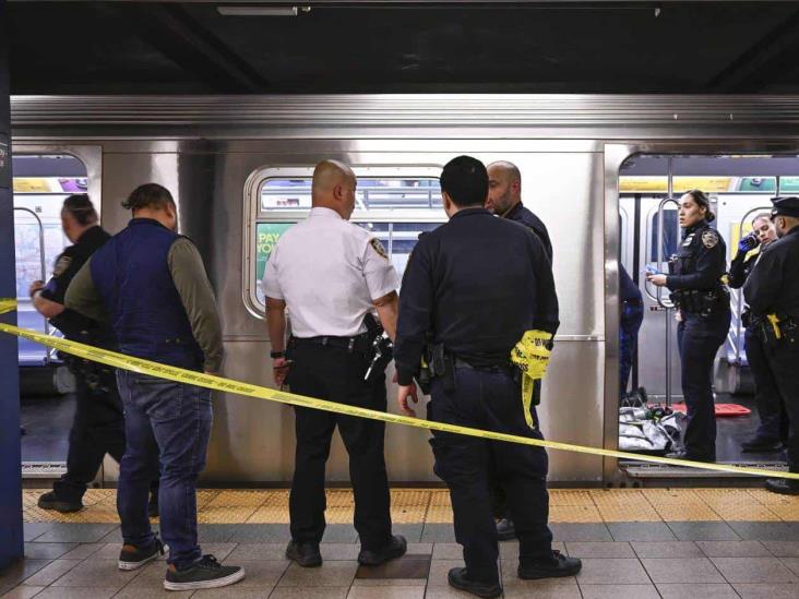 Muerte en el metro estremece a los neoyorquinos Muerte en el metro estremece a los neoyorquinos