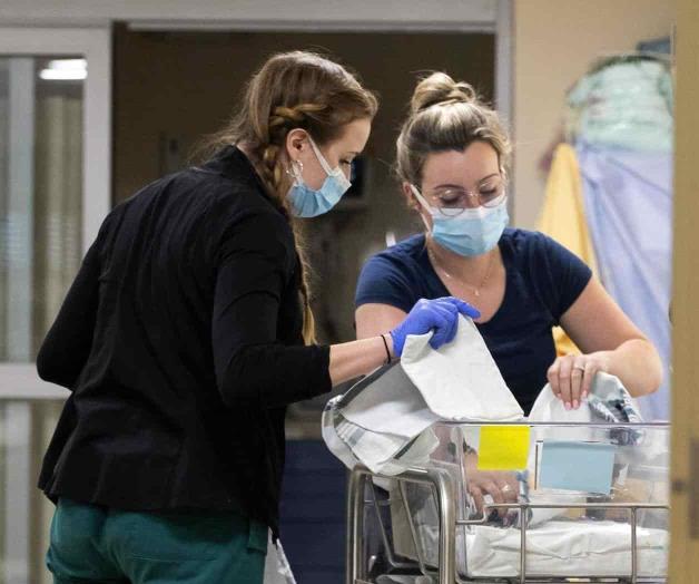 Ayudan a recién nacidos