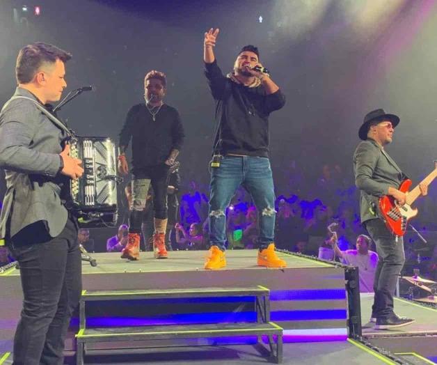 Comparte La Firma su vida en show taquillero