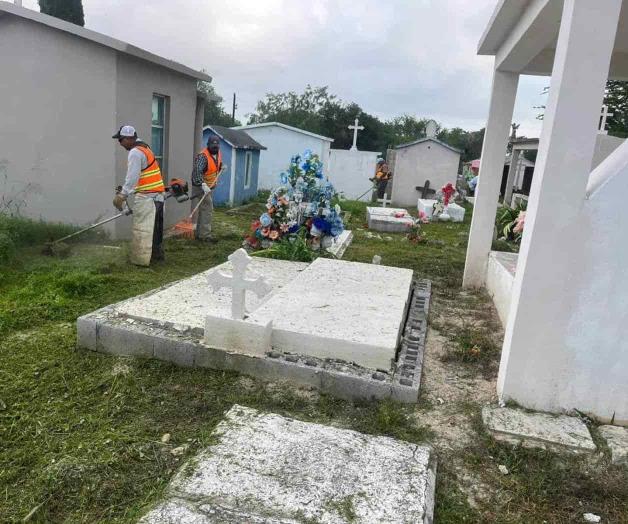 Panteones están listos para recibir a familias