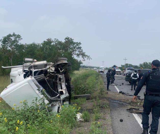 Pierde joven pareja la vida en carreterazo Pierde joven pareja la vida en carreterazo