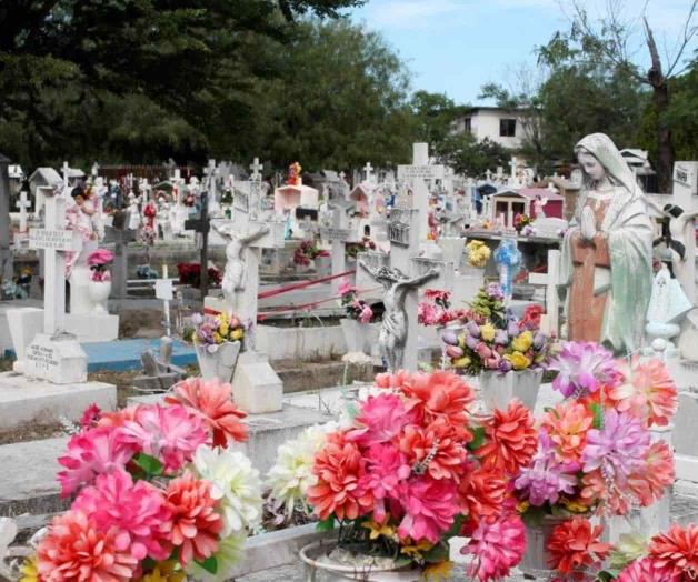 Alistan panteones para recibir a los visitantes Alistan panteones para recibir a los visitantes