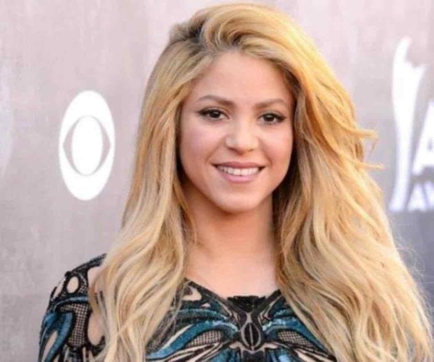 Captan a Shakira cenando con Lewis Hamilton Captan a Shakira cenando con Lewis Hamilton