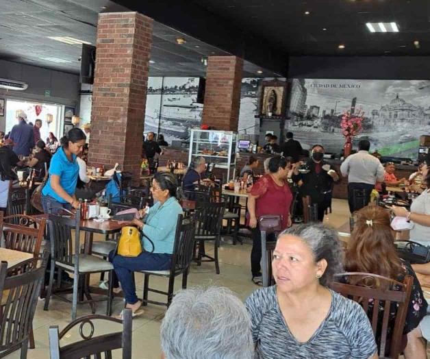 Restaurantes lucen llenos