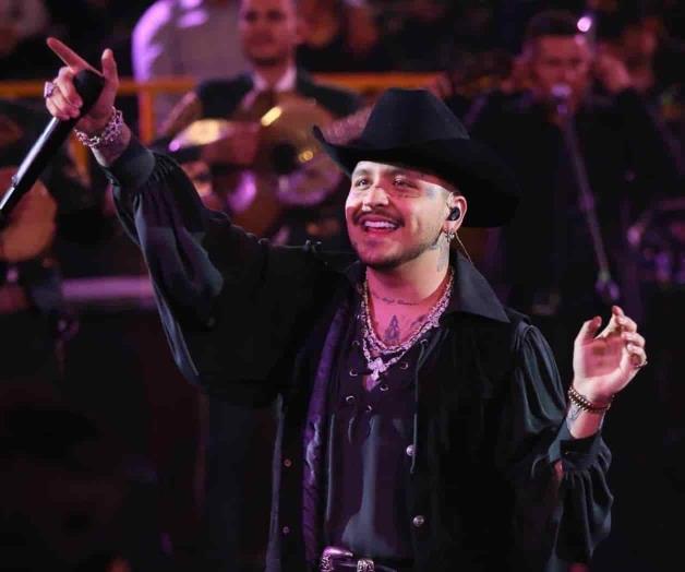 Sonará Christian Nodal sinfónico y con mariachi