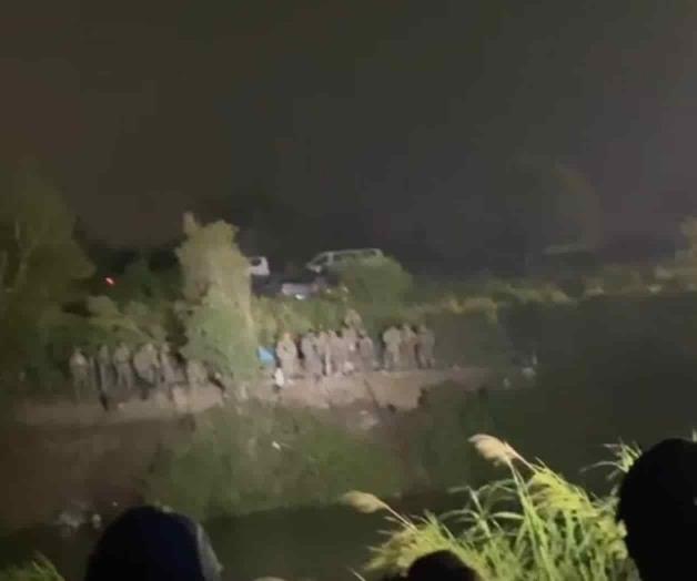 Le cantan La Puerta Negra autoridades fronterizas a migrantes