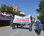 Protestan sindicalizados; confrontan a Ayuntamiento