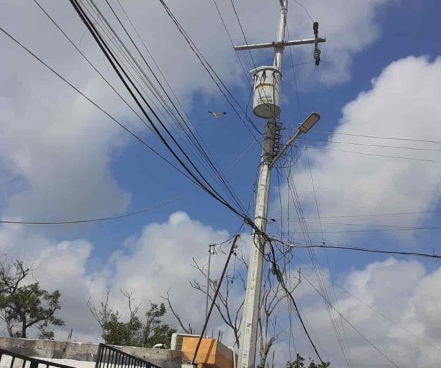 Lluvias dejan sin luz a Los Pinos