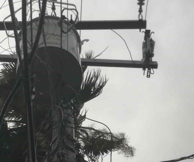 Truenan transformadores; quedan sin luz varias colonias Truenan transformadores; quedan sin luz varias colonias