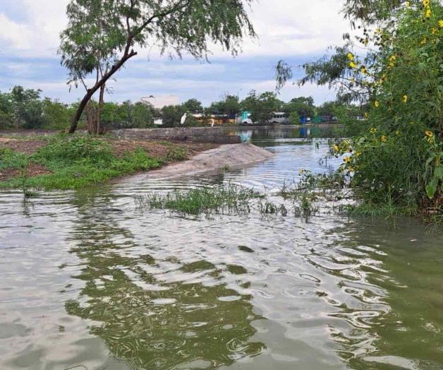 Se desbordan calicheras tras lluvias