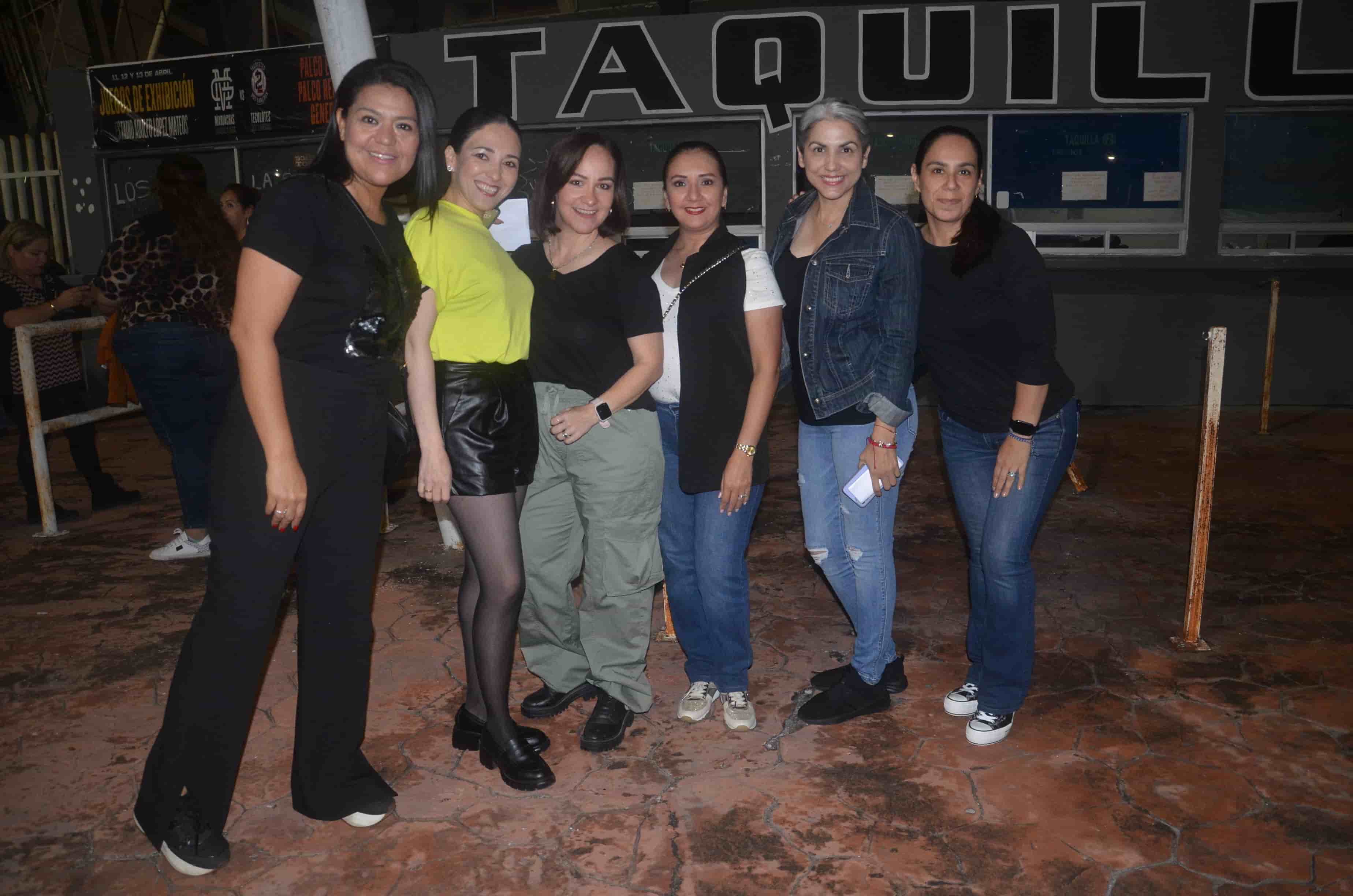 Mónica Lázaro, Cindy Ramos, Maricela González, Lulú Armenia, Karina Barberena y Gabru Navarro.