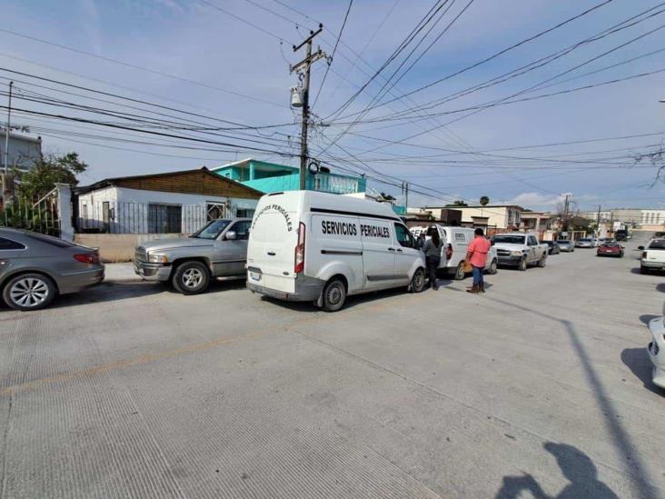 Aparece un desconocido muerto en patio de casa Aparece un desconocido muerto en patio de casa