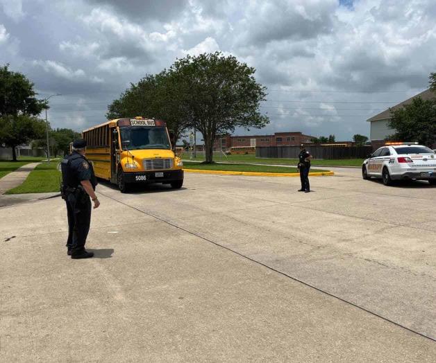 Evacuan escuela por paquete sospechoso