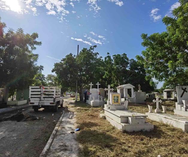 Piden colectivos panteón forense