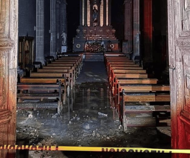 Hombre prende fuego al templo de Santiaguito en Irapuato