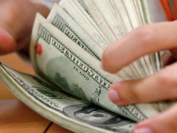 Precio del Dólar, moneda abre la semana en 17.59 pesos al mayoreo Precio del Dólar, moneda abre la semana en 17.59 pesos al mayoreo